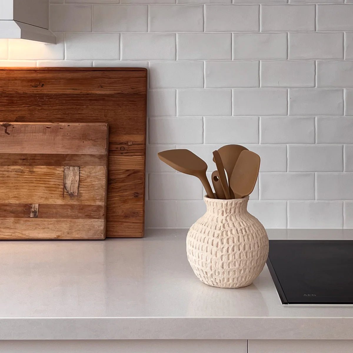 Cotton Stone Round Vase -Matteurs- Nest & Bird