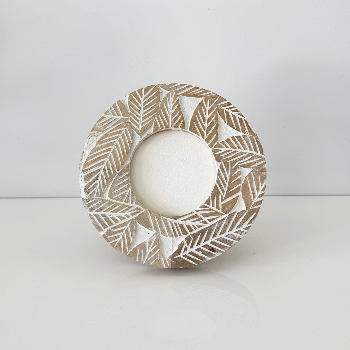 Round Carved Leaf Frame - Nest and Bird - Nest & Bird