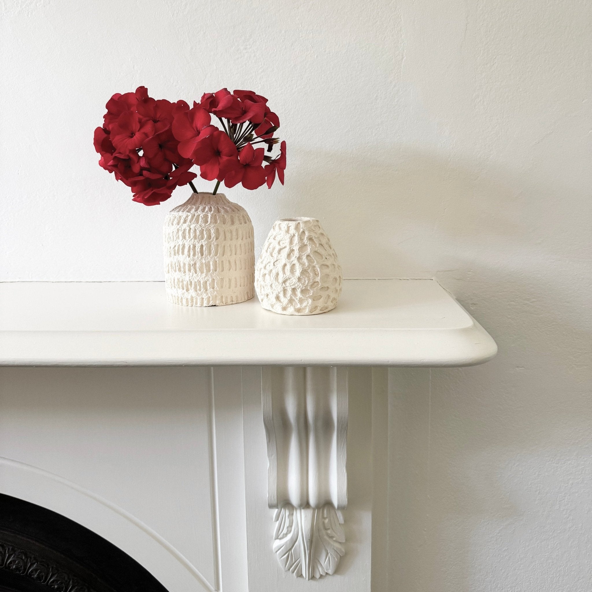 Cotton Stone Vase Petite Tear - Leaf - Eggshell - Matteurs - Nest & Bird