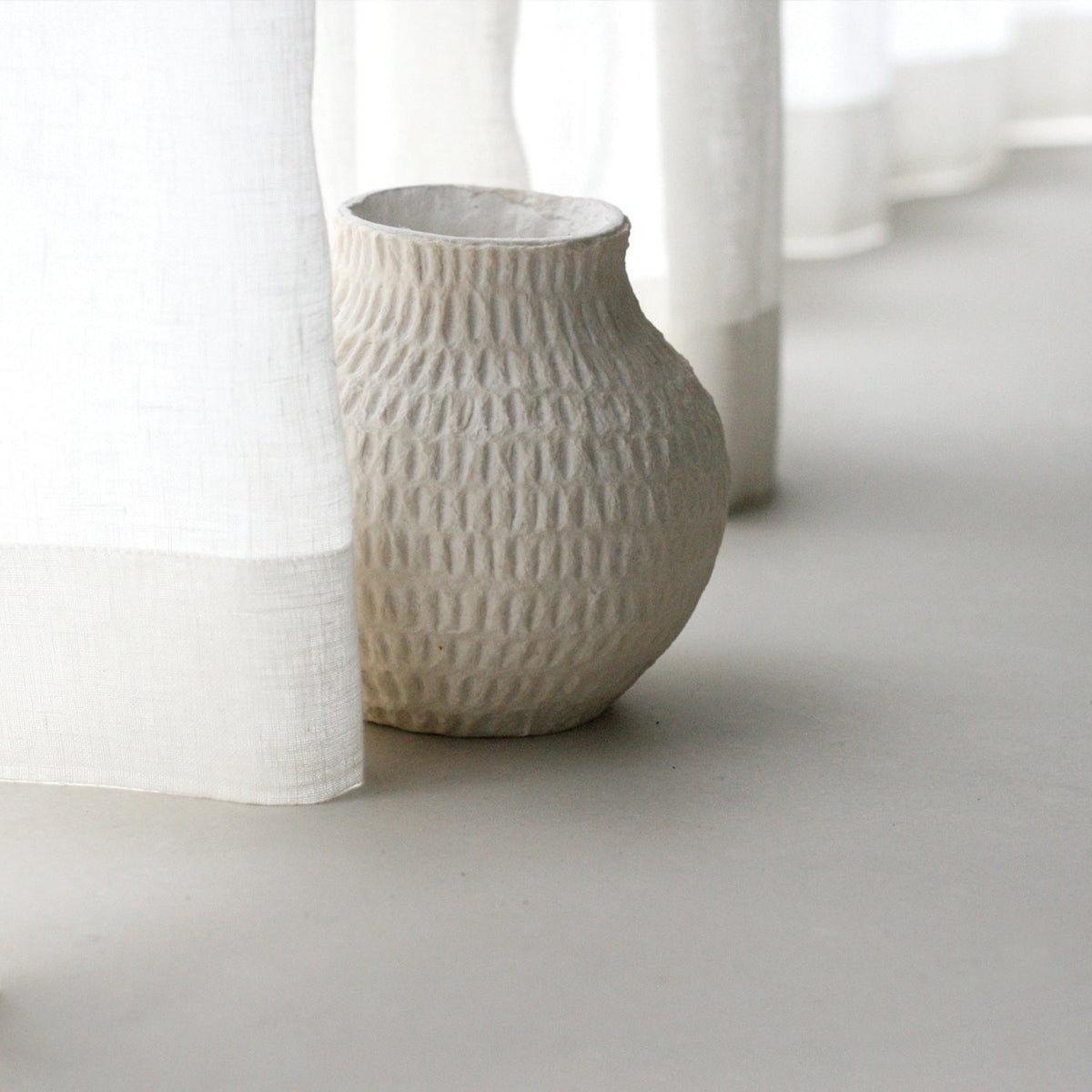 Cotton Stone Vase Round - Eggshell - Matteurs - Nest & Bird