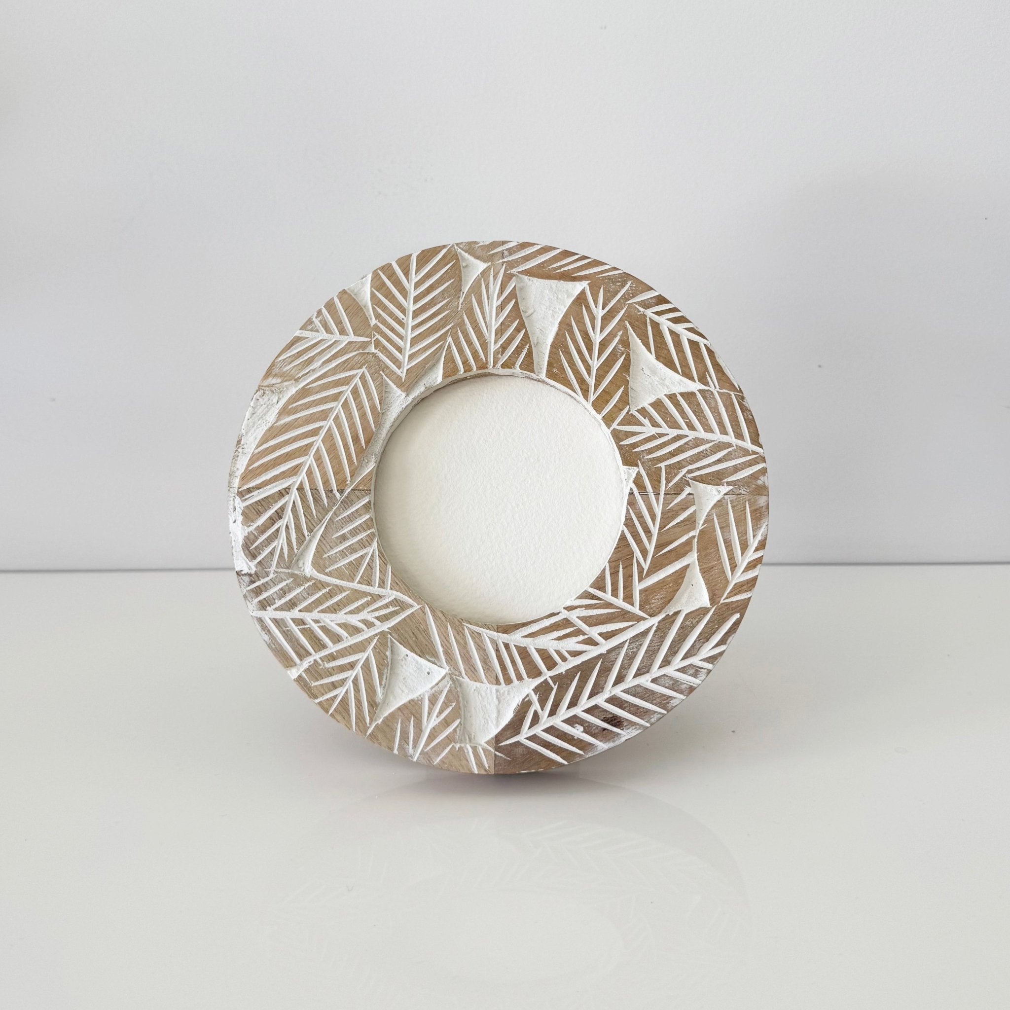 Round Carved Leaf Frame - Nest and Bird - Nest & Bird
